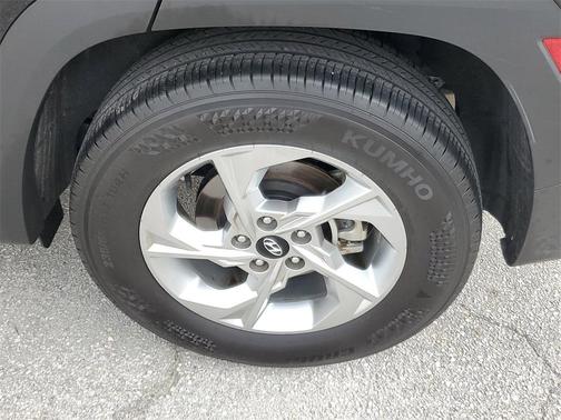 2024 Hyundai TUCSON SE