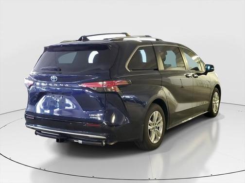 2023 Toyota Sienna Limited 7-Passenger