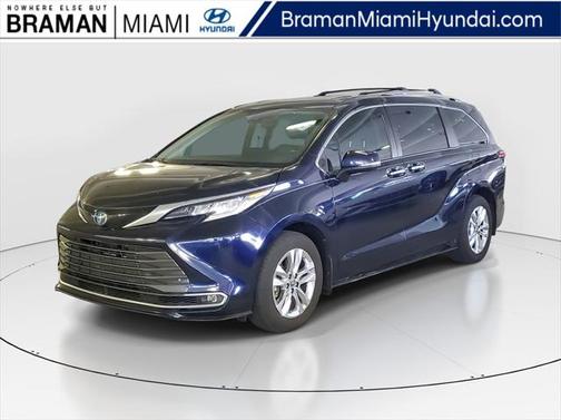 2023 Toyota Sienna Limited 7-Passenger