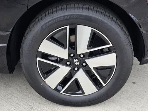 Abyss Black 2026 Hyundai IONIQ 9 SEL