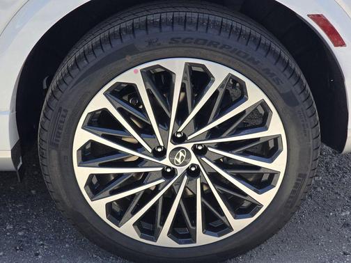 Creamy White Pearl 2026 Hyundai Palisade Hybrid Calligraphy