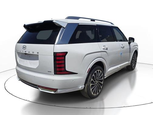 Creamy White Pearl 2026 Hyundai Palisade Hybrid Calligraphy