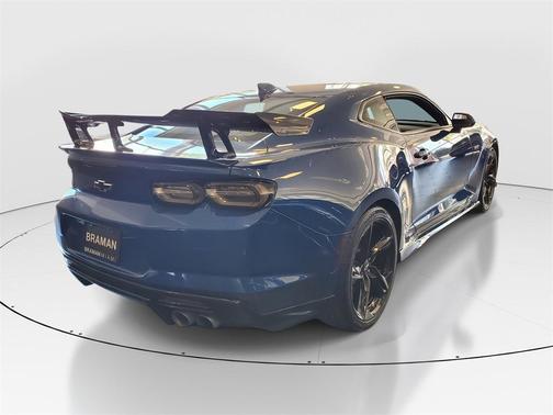 2021 Chevrolet Camaro RWD Coupe LT1