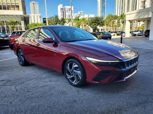 2025 Hyundai ELANTRA SEL