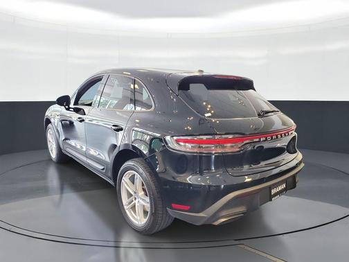 Black 2022 Porsche Macan Macan