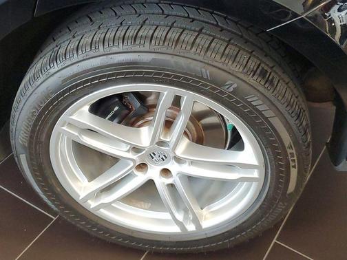 Black 2022 Porsche Macan Macan S