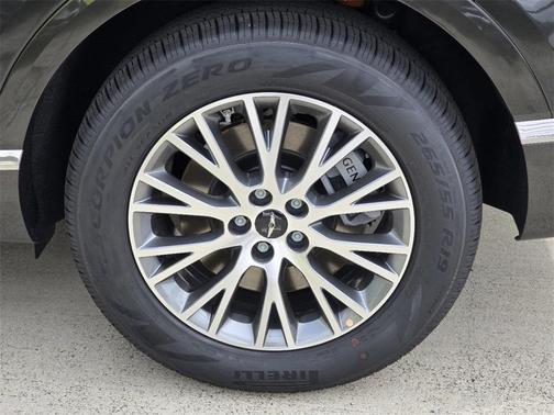 2025 Genesis GV80 2.5T