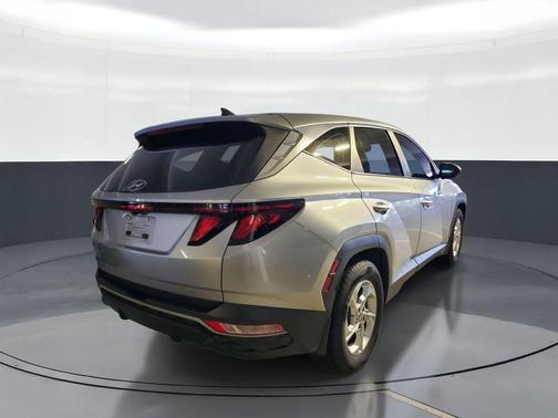 Shimmering Silver 2023 Hyundai TUCSON SE