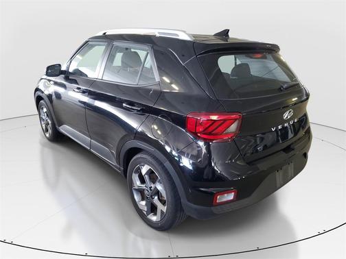 2022 Hyundai VENUE SEL