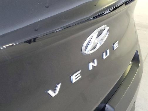 2022 Hyundai VENUE SEL
