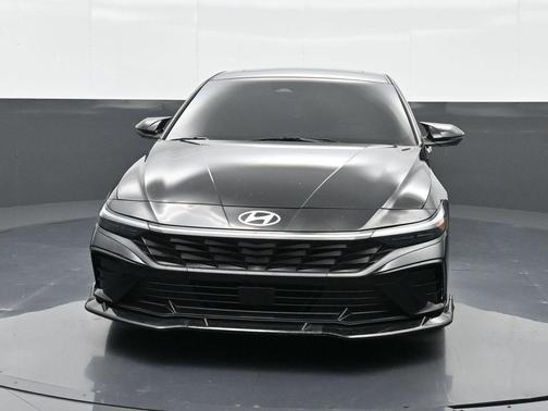 Abyss Black 2025 Hyundai ELANTRA Limited