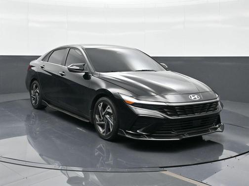 Abyss Black 2025 Hyundai ELANTRA Limited