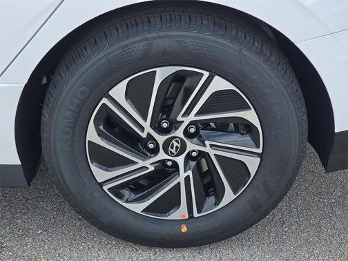 2026 Hyundai SONATA Hybrid Base