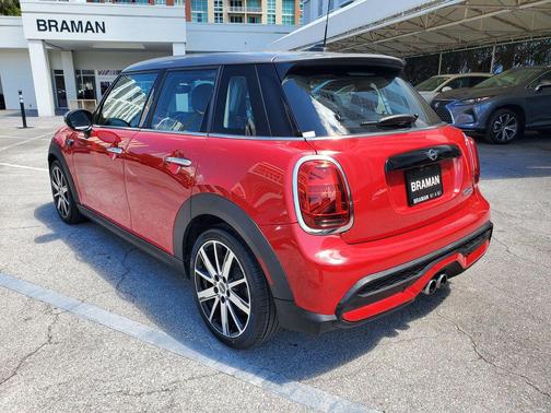 Chili Red 2024 MINI Hardtop Cooper S
