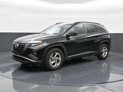 Black Pearl 2024 Hyundai TUCSON SEL