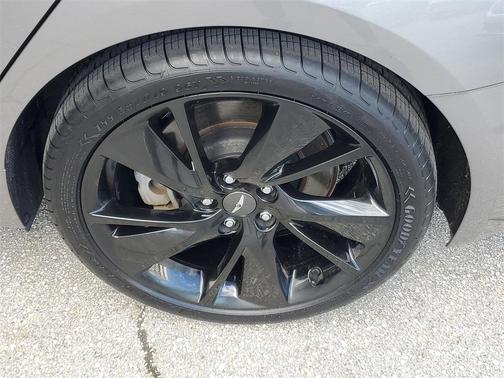 2023 Genesis G70 3.3T RWD