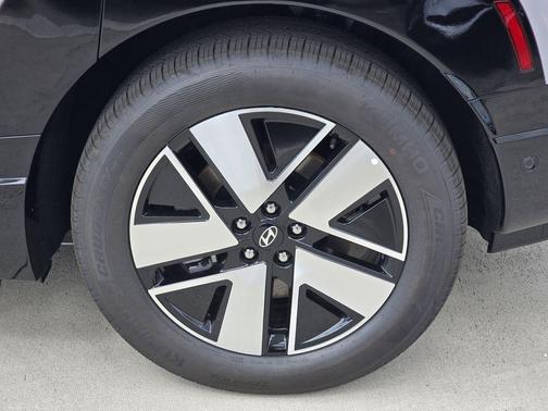 Cyber Gray 2026 Hyundai IONIQ 9 SEL