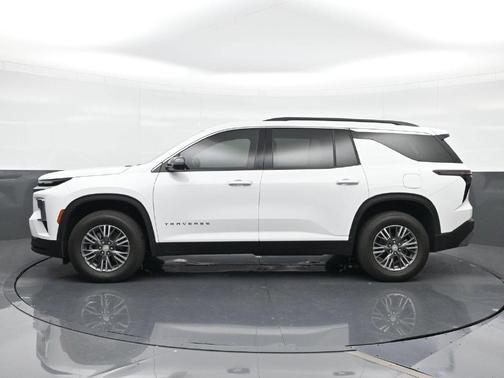 Summit White 2026 Chevrolet Traverse LT