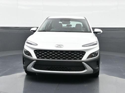 Lunar White 2023 Hyundai KONA SE