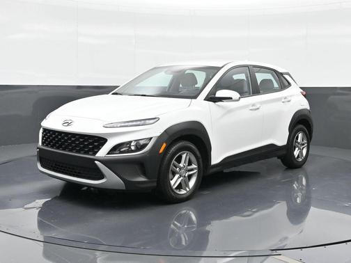 Lunar White 2023 Hyundai KONA SE