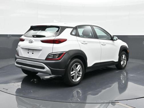 Lunar White 2023 Hyundai KONA SE