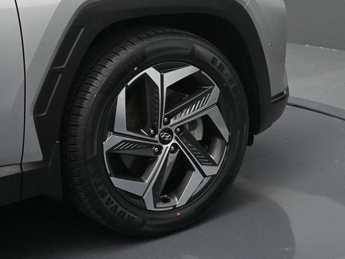 Shimmering Silver 2023 Hyundai TUCSON Limited