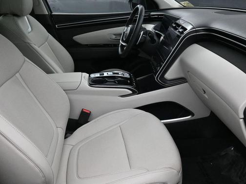 Shimmering Silver 2023 Hyundai TUCSON Limited