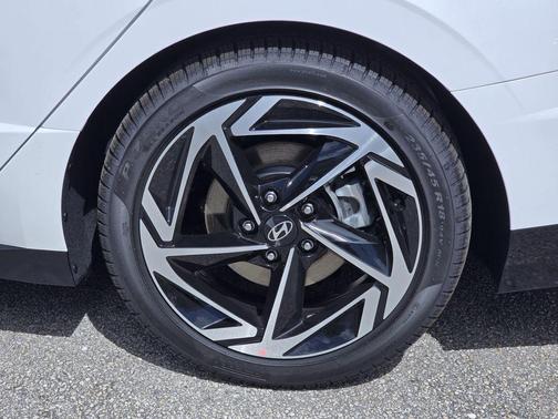 2026 Hyundai SONATA SEL