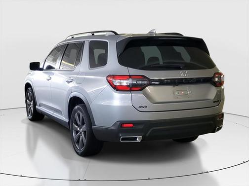 2023 Honda Pilot AWD Sport