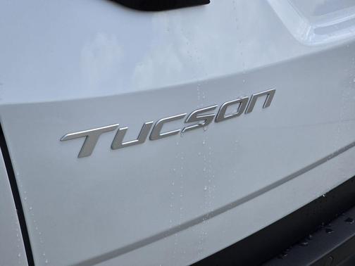 Serenity White Pearl 2026 Hyundai TUCSON SEL Plus