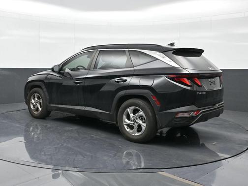 Black Pearl 2024 Hyundai TUCSON SEL