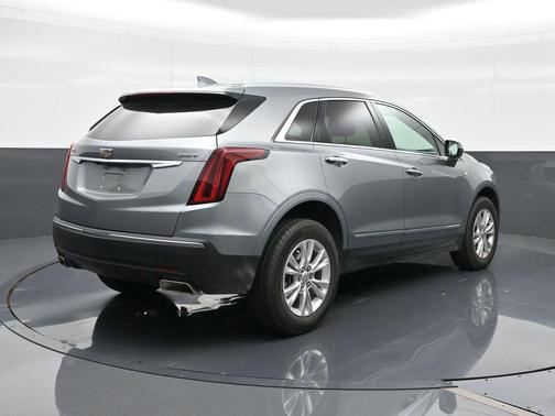 Argent Silver Metallic 2023 Cadillac XT5 Luxury