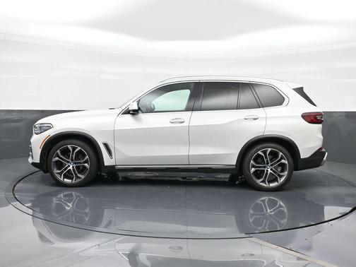 Mineral White Metallic 2021 BMW X5 xDrive40i