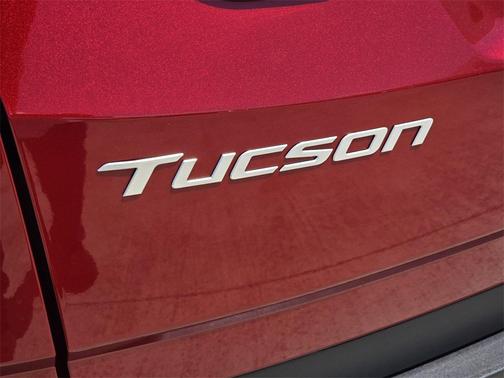 2026 Hyundai TUCSON SE