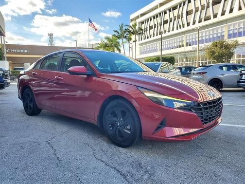 2023 Hyundai ELANTRA SEL