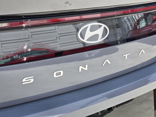2025 Hyundai SONATA Hybrid SE