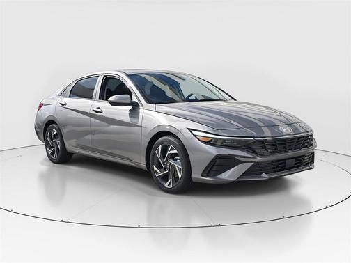 2025 Hyundai ELANTRA SEL