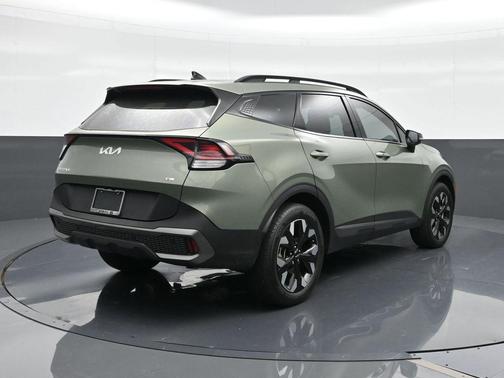 Jungle Green 2024 Kia Sportage X-Line