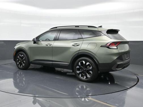 Jungle Green 2024 Kia Sportage X-Line