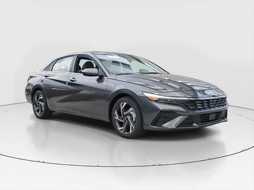 2025 Hyundai ELANTRA SEL