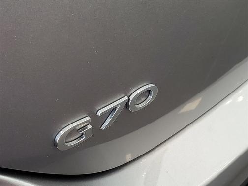2022 Genesis G70 3.3T RWD