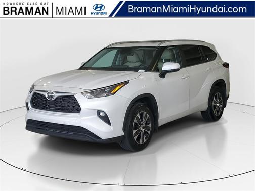 2023 Toyota Highlander XLE