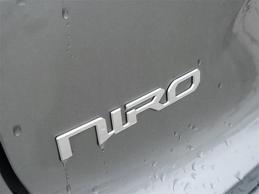 2025 Kia Niro LX