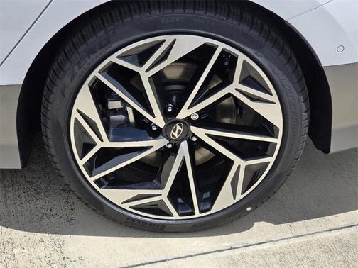 2025 Hyundai IONIQ 6 Limited