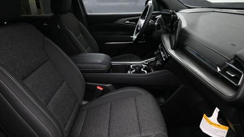 Sterling Gray Metallic 2025 Chevrolet Traverse LT
