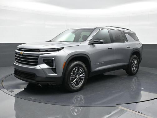 Sterling Gray Metallic 2025 Chevrolet Traverse LT