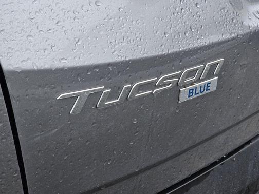 Shimmering Silver 2026 Hyundai TUCSON Hybrid Blue SE