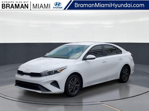 Snow White Pearl 2024 Kia Forte LXS