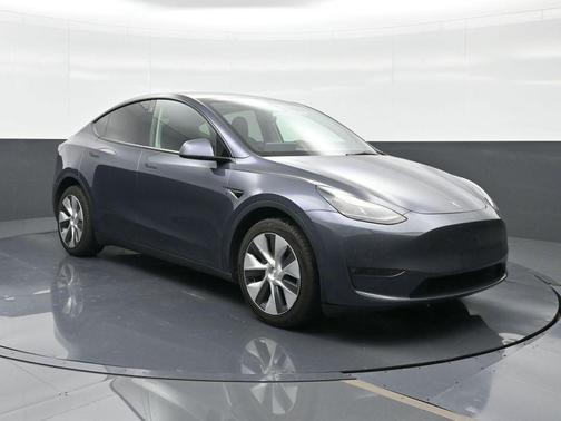 Midnight Silver Metallic 2023 Tesla Model Y Long Range Dual Motor All-Wheel Drive