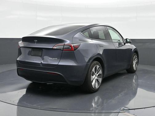Midnight Silver Metallic 2023 Tesla Model Y Long Range Dual Motor All-Wheel Drive